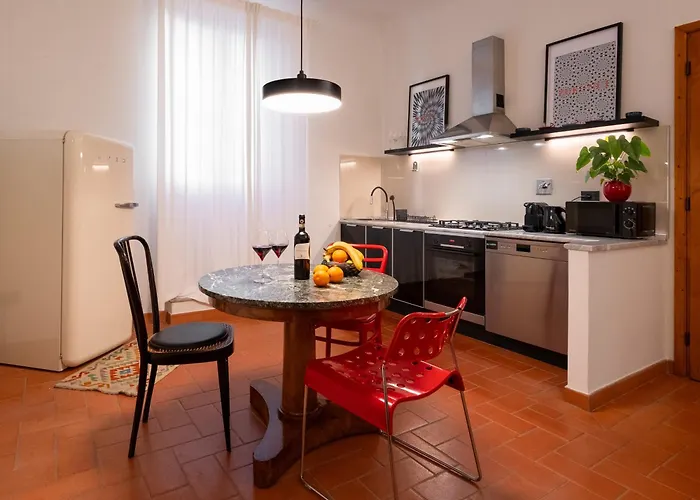 Vintage With Private Garden In
