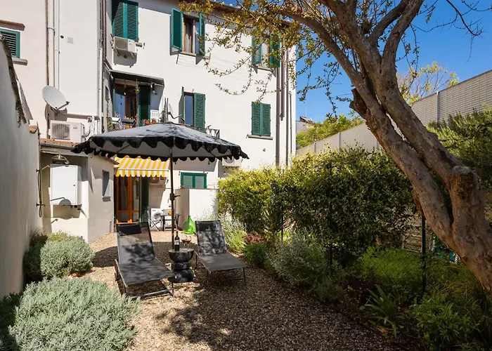 Vintage With Private Garden In Apartamento